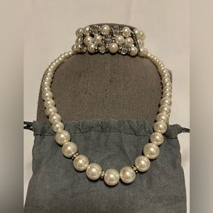 Mary Kay National Area Princess Court Necklace and Bracelet Jewelry Set